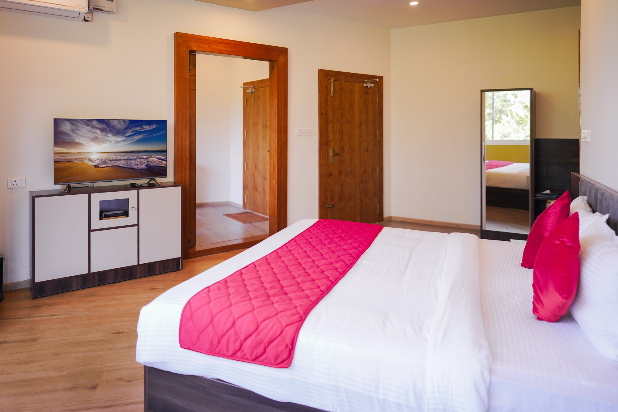 Twin bedroom suite with Tub Kuruva Island Wayanad